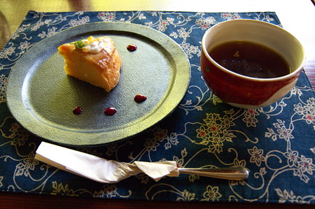 フォンダンオレンジケーキと和紅茶（べにふうき）