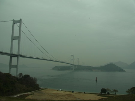 サンライズ糸山にて来島海峡大橋を眺める